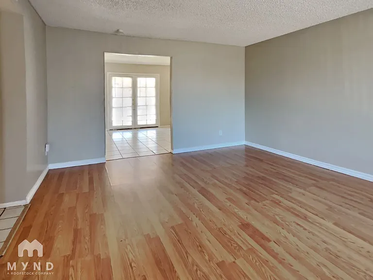 4045 E Nancy Ln — Photo 6