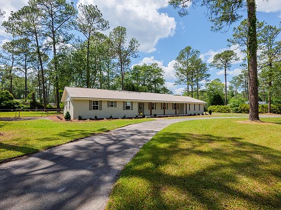 3rd image of 3938 Glen Meade Dr