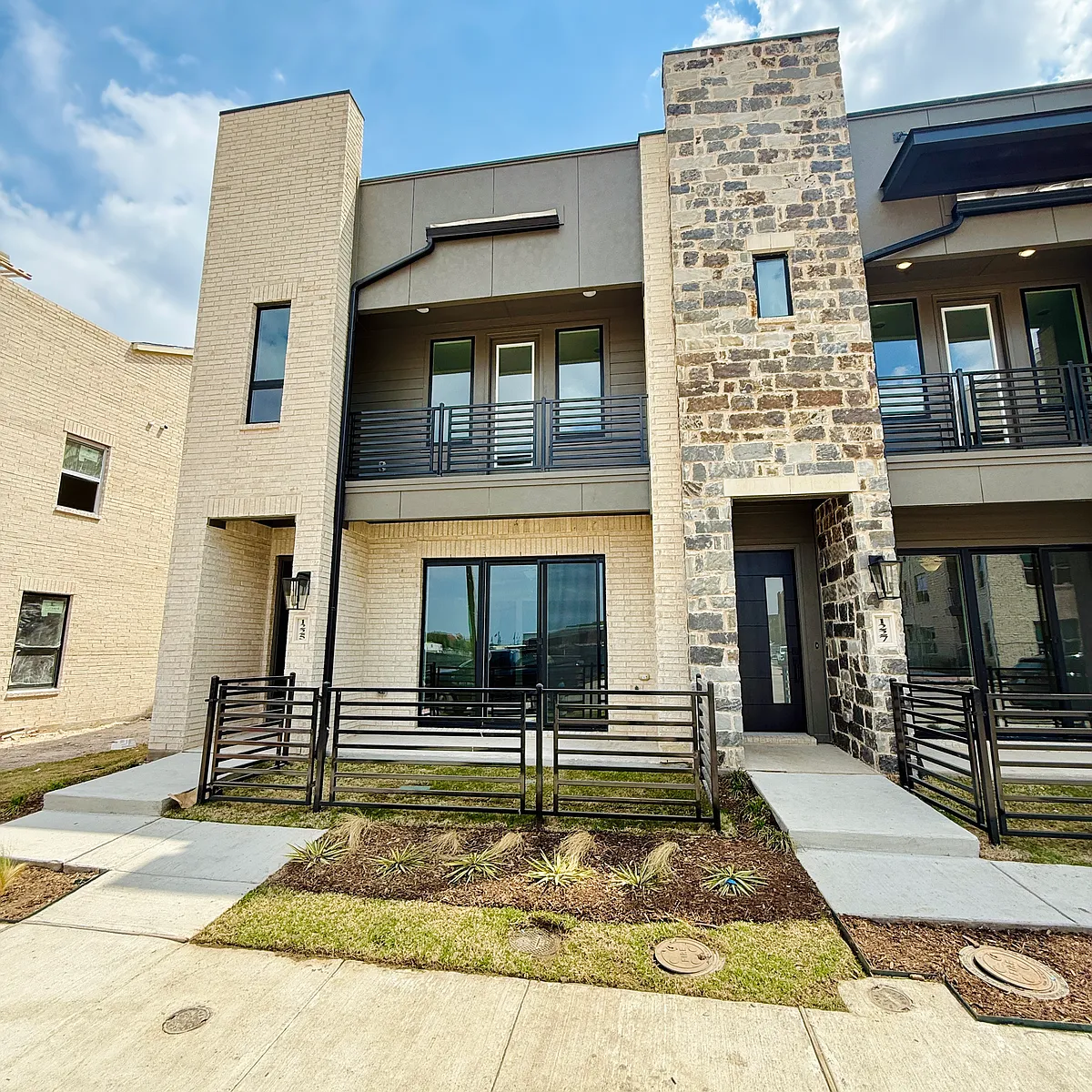 Building Photo - 1225 Doris May Dr