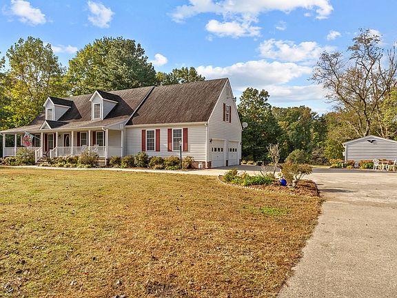 3rd image of 877 Chambers Ln