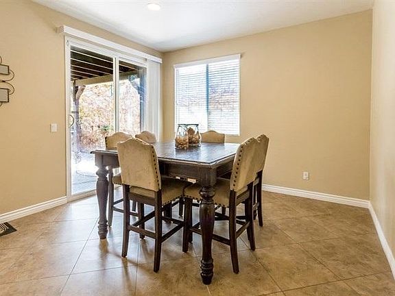 3rd image of 4386 Club Vista Dr