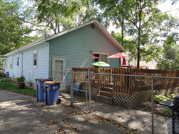 4th image of 1235 Edith Ave NE