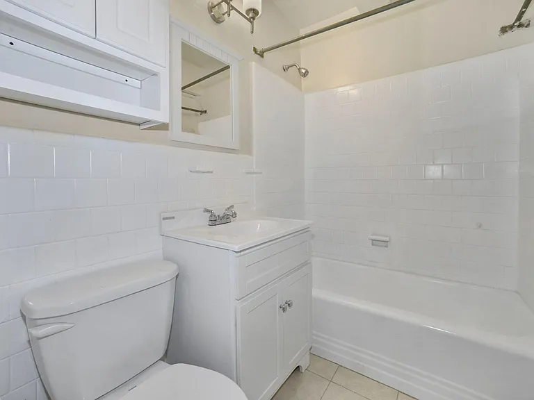 Rock Creek Gardens Apartments — Photo 10