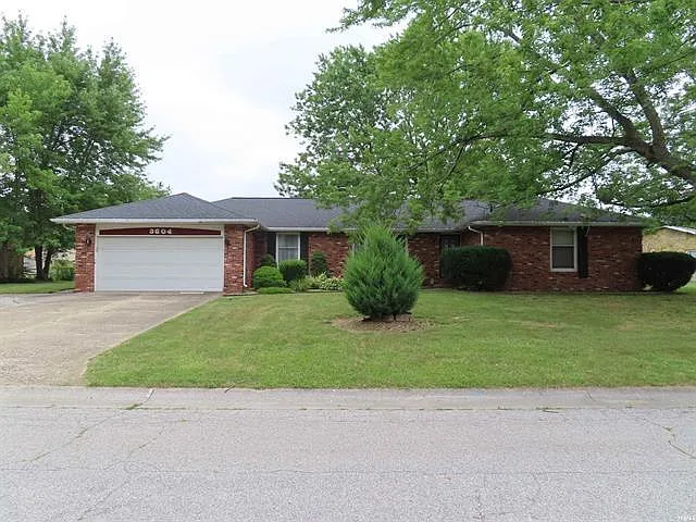3604 Robin Dr photo 1