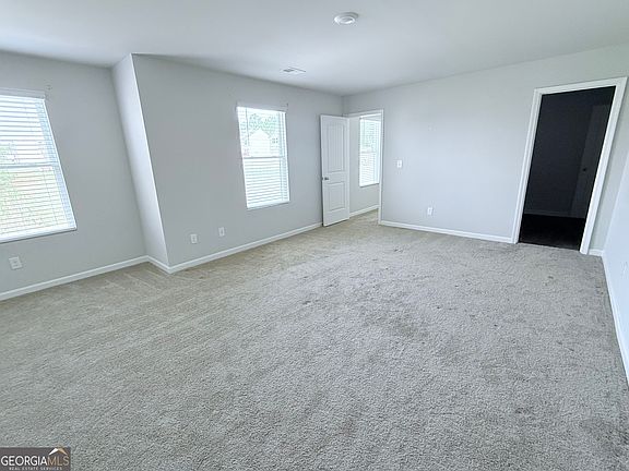 5th image of 179 Goodall Woods Dr