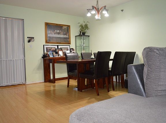 5th image of 4178 Cove Ln APT A