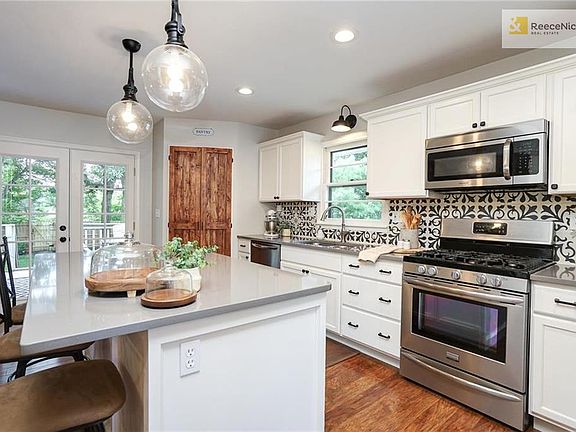 3rd image of 10405 NW 57th St