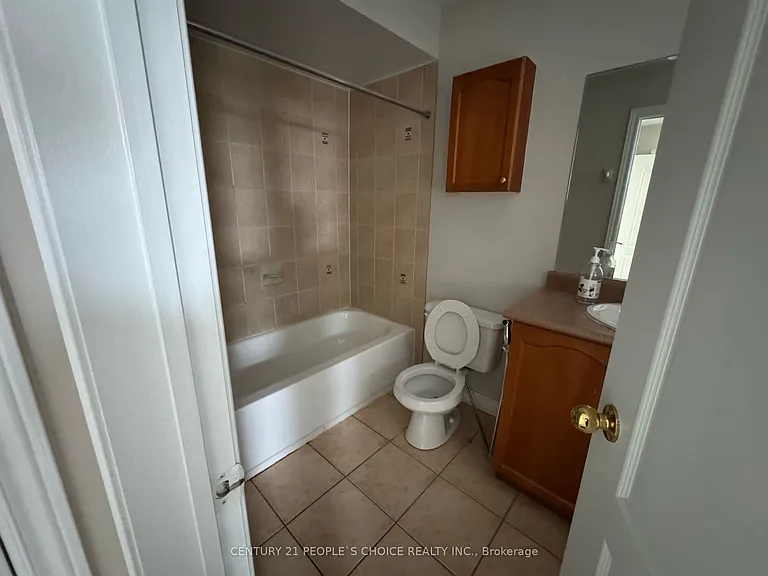3704 Golden Locust Dr — Photo 10