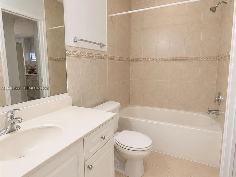 21100 SW 87th Ave #304 — Photo 7