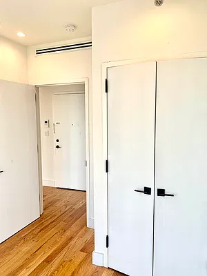 Rented by Roomeze | media 23