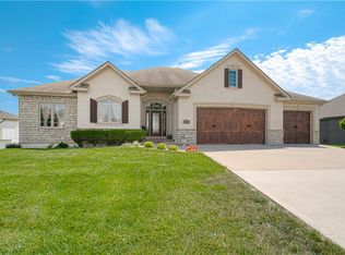 2512 NE Crestview St, Blue Springs, MO 64029