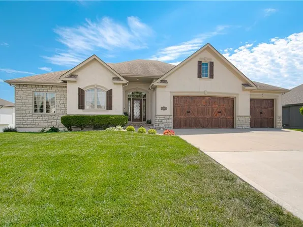 2512 NE Crestview St, Blue Springs, MO 64029