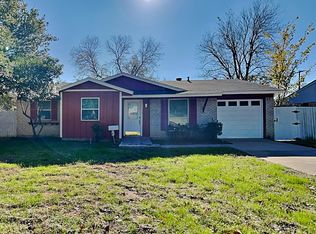 1101 Johns Dr, Euless, TX 76039