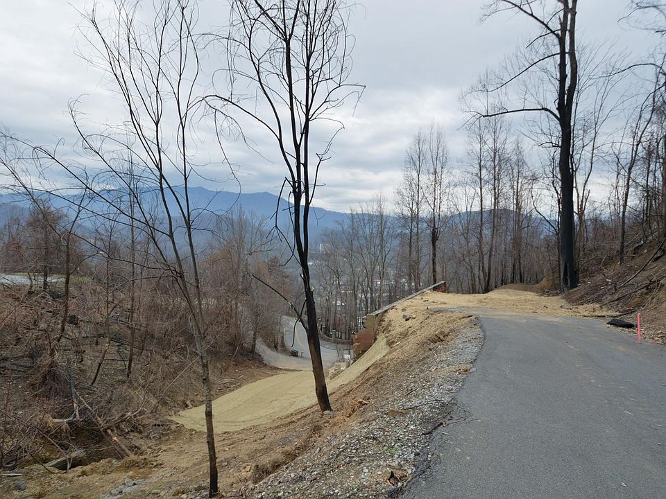 1st image of 553 Greystone Heights Rd
