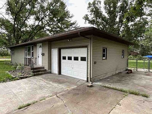 5th image of 501 Fair Ave W