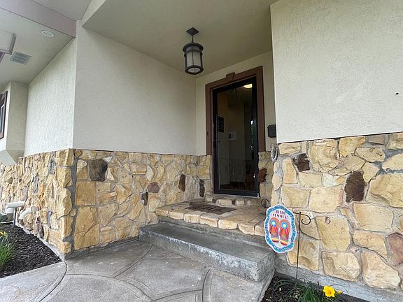 2nd image of 721 Vernon Dr