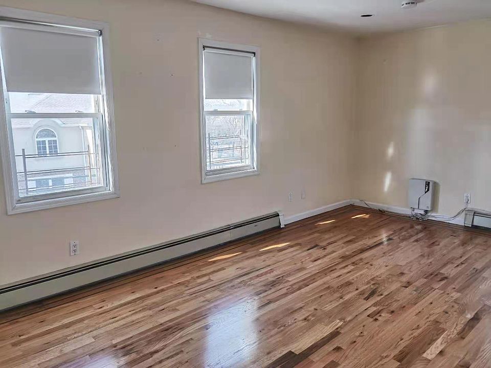 2nd image of 2107 124th St Floor 1