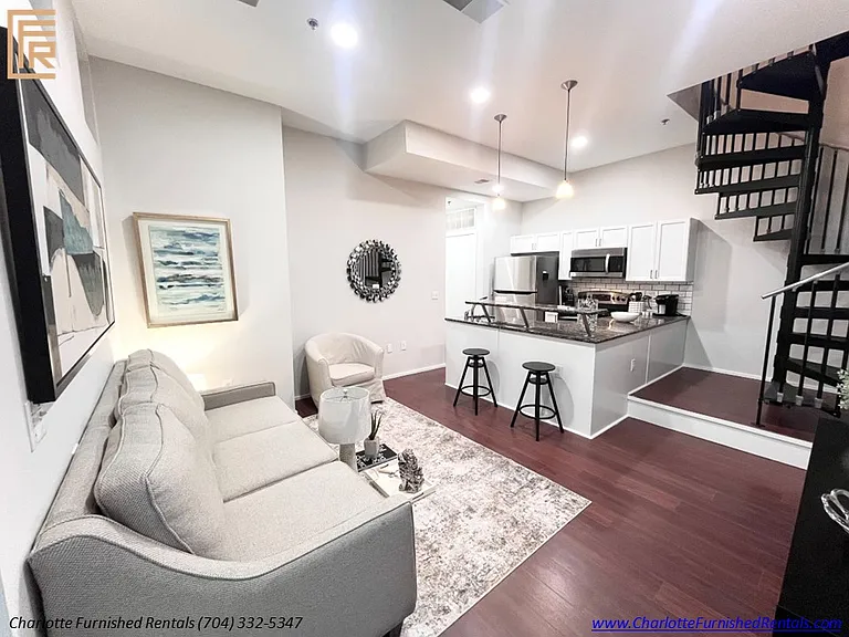 2084 Euclid Ave — Photo 8