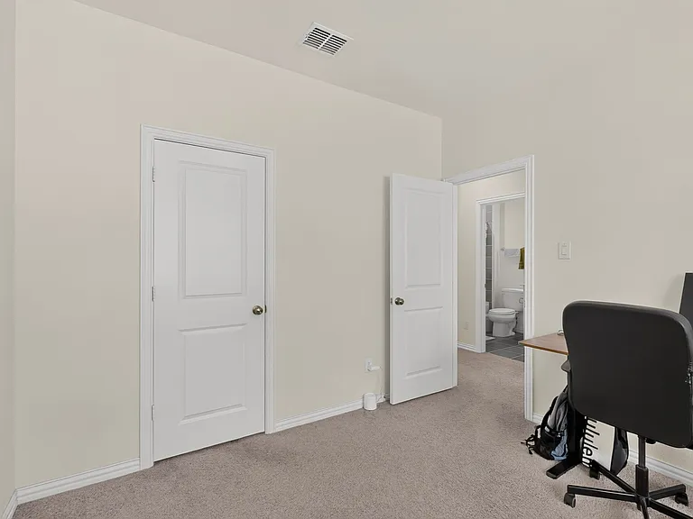 605 Friendswood Dr — Photo 26