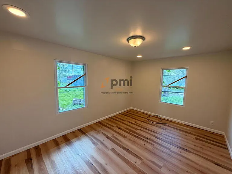 4816 Massachusetts St — Photo 12