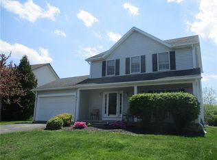 5787 Oatfield Dr, Farmington, NY 14425