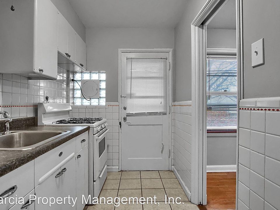 1st image of 3307 Lawn Ave APT 3