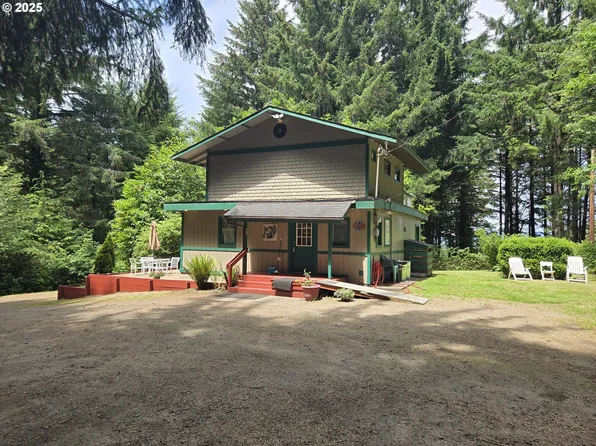 85659 Cherry St, Florence, OR 97439