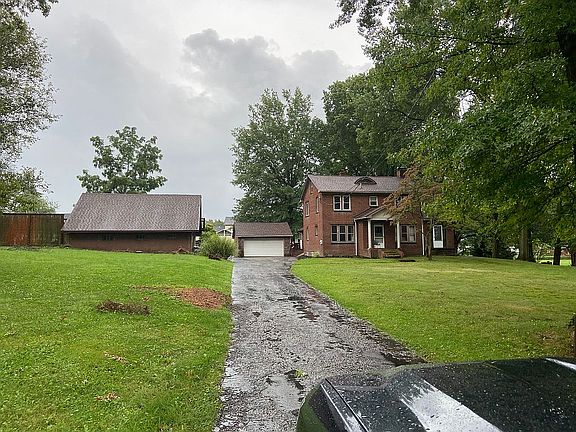 2nd image of 668 Northeast Ave