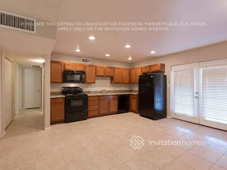 1800 W Mountain View Cir — Photo 5