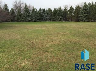 W Bramble Cir, Sioux Falls, SD 57108