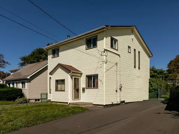2875 Connaught Ave, Halifax, NS B3L 3A2
