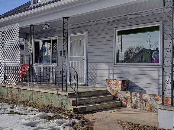 3rd image of 2727 E Diamond Ave