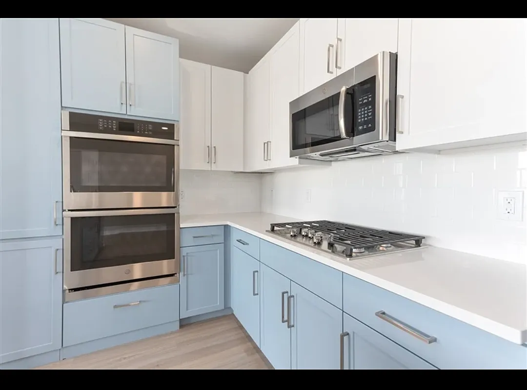 Building Photo - 717 E Marlette Ave #165