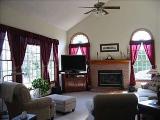 4th image of 80 Robinwood Dr