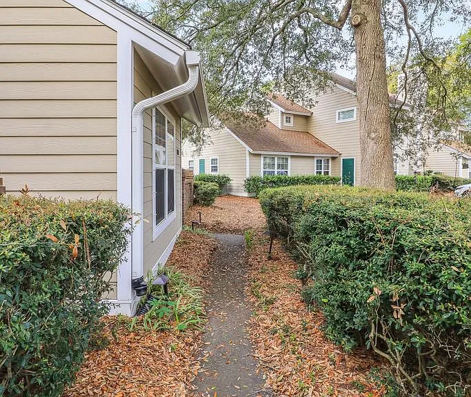 1050 Planters Pl — Photo 31