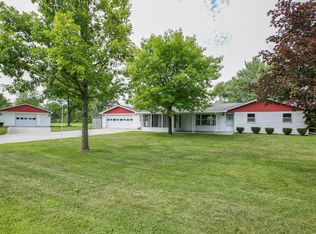 700 W Arlington Ln, Crete, IL 60417