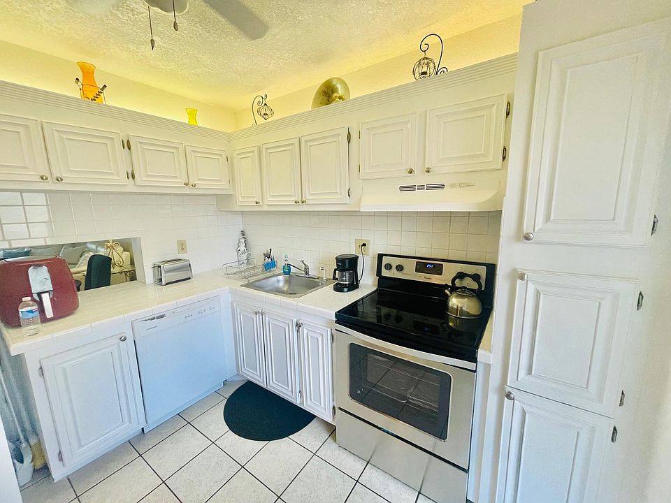 1st image of 5950 Del Lago Circle #213