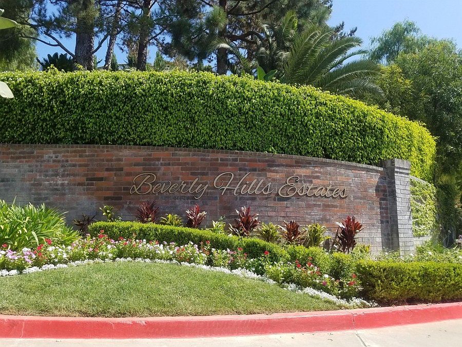 2nd image of 5835 Beverly Hills Dr