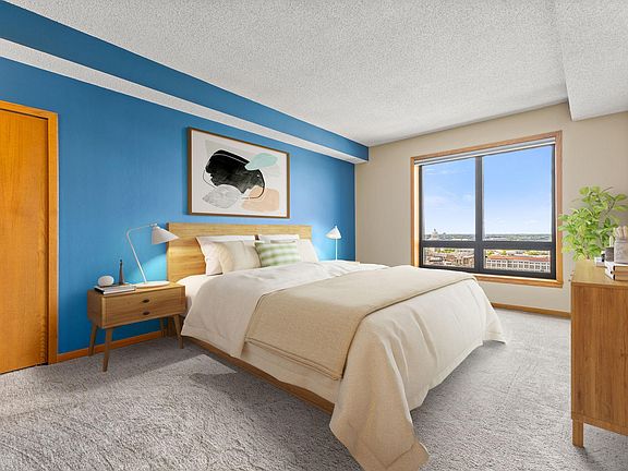 3rd image of 168 6th St E Unit 2905