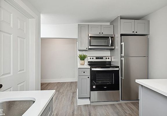 4th image of 430 47th St Floor 3