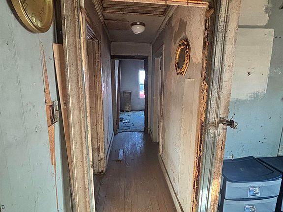 4th image of 4204 Coral St