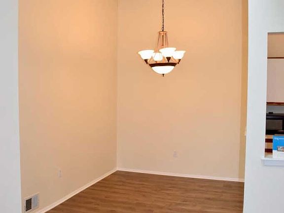 3rd image of 48 Iroquois Dr #48