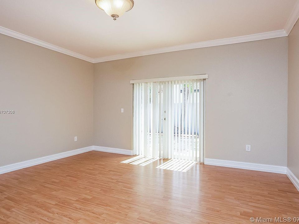 1st image of 8813 NW 142nd Ln