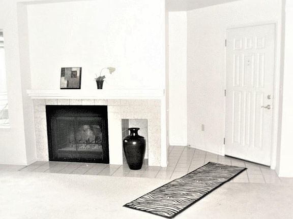 3rd image of 1380 Bellevue Way NE