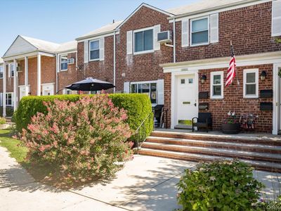 72-29 Little Neck Parkway #2, Glen Oaks, NY, 11004