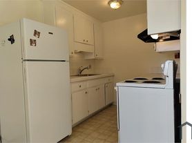 2760 Garden St, Oakland, CA