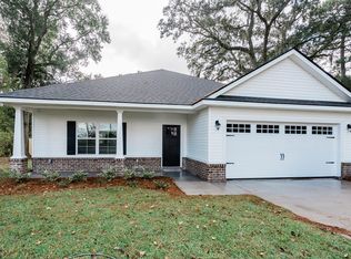 324 W 1st St, Midway, GA 31320