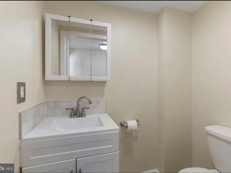 2429 N 10th St #2 — Photo 9