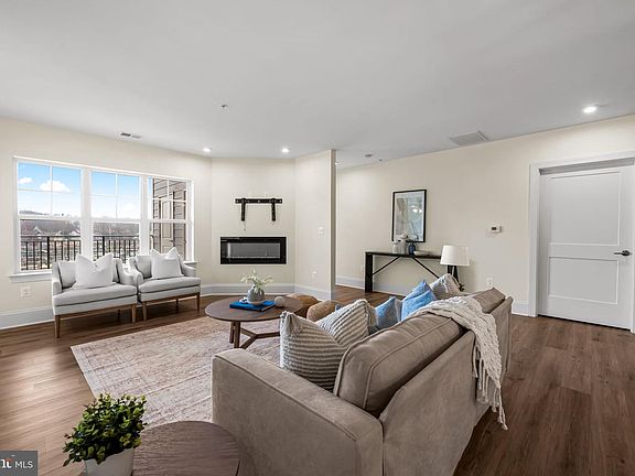 5th image of 1414 Burke Rd #107