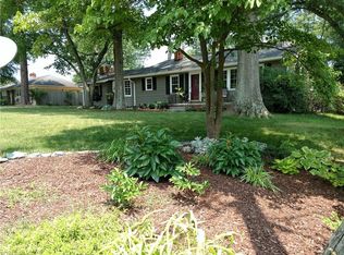 5653 Windy Hill Dr, Winston Salem, NC 27105
